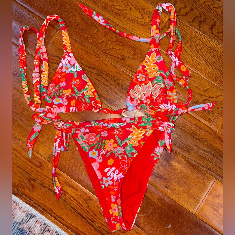 PacSun Eco Tropical Kit Curtain bathing suit set (S top, XS bottom)